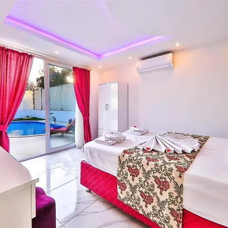 Antalya Kas'ta Aileye Ve Balayina Uygun Kaș